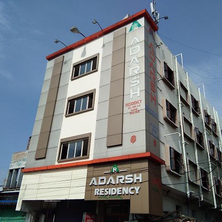 טירופאטי Hotel Adarsh Residency מראה חיצוני תמונה