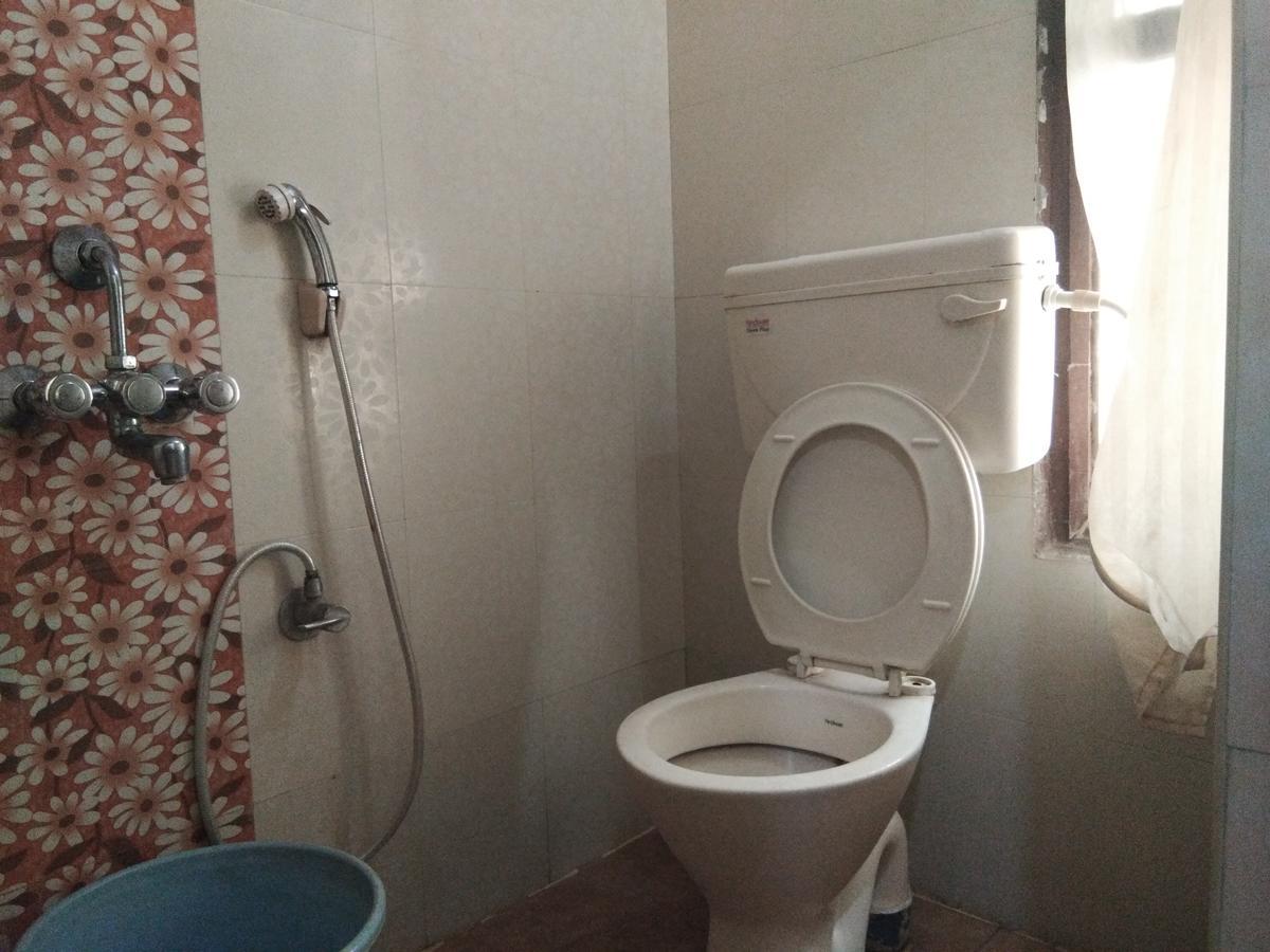 טירופאטי Hotel Adarsh Residency מראה חיצוני תמונה