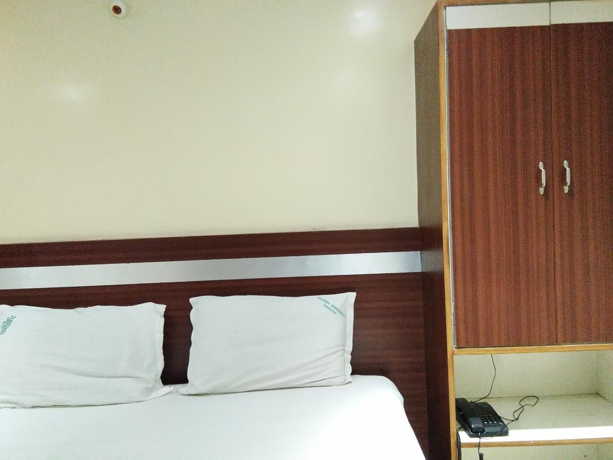 טירופאטי Hotel Adarsh Residency מראה חיצוני תמונה